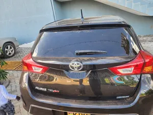 Toyota Auris 2013 Black