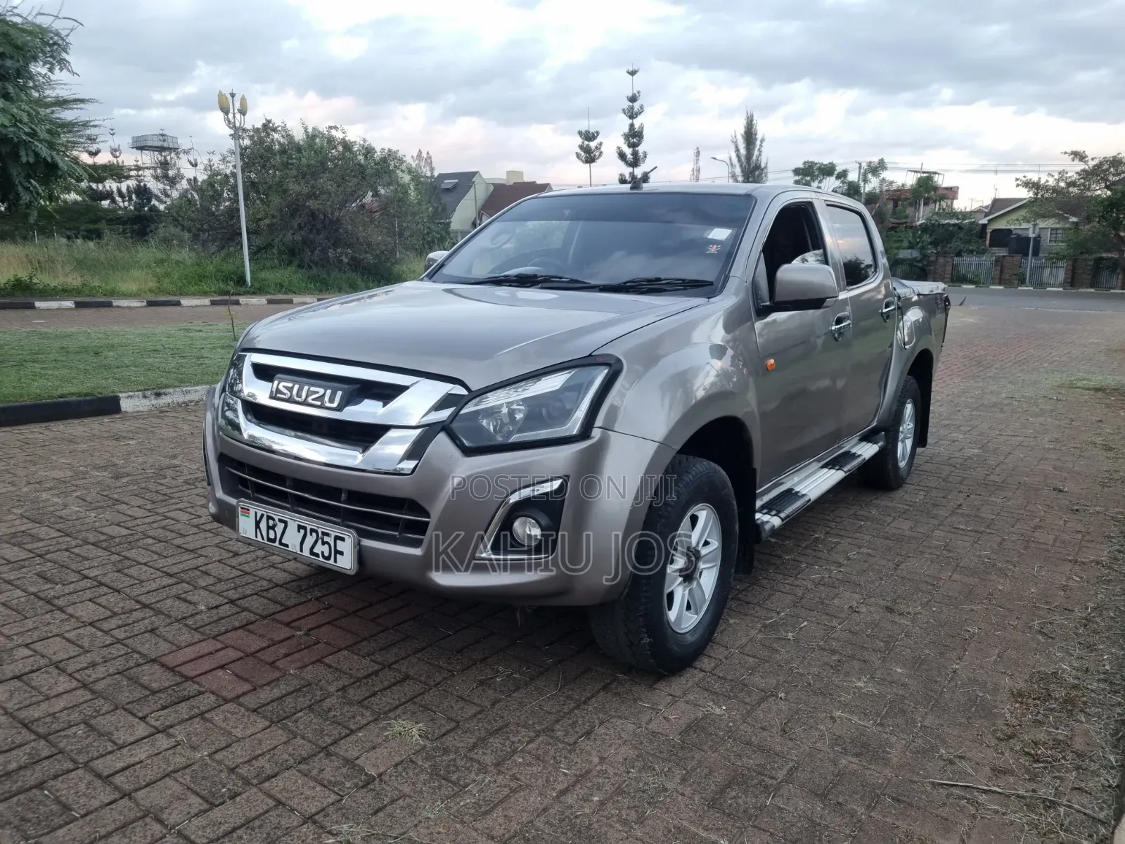 Isuzu D-MAX 2014 Gold