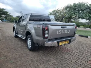 Isuzu D-MAX 2014 Gold