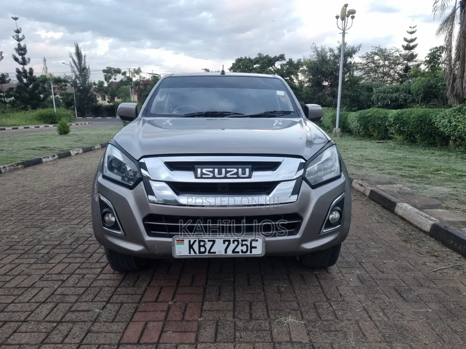 Isuzu D-MAX 2014 Gold