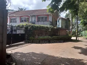 6bdrm Maisonette in School Lane, Spring Valley for sale