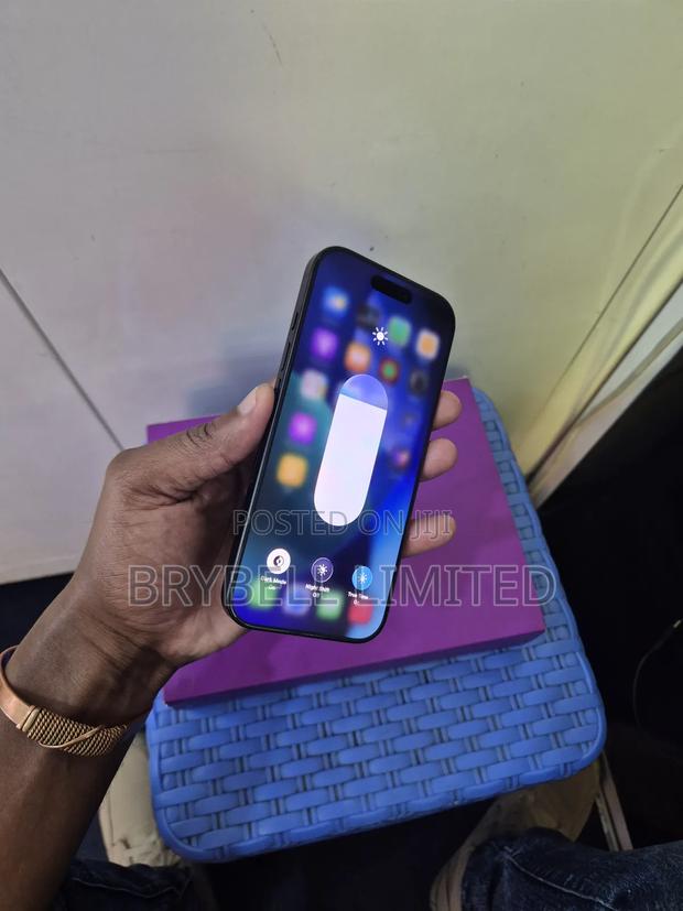 Apple iPhone 16 Pro 256 GB Black - thumbnail 5