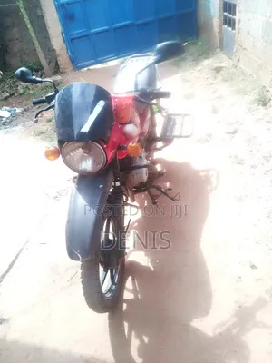 Bajaj Boxer 150 UG 2021 Red