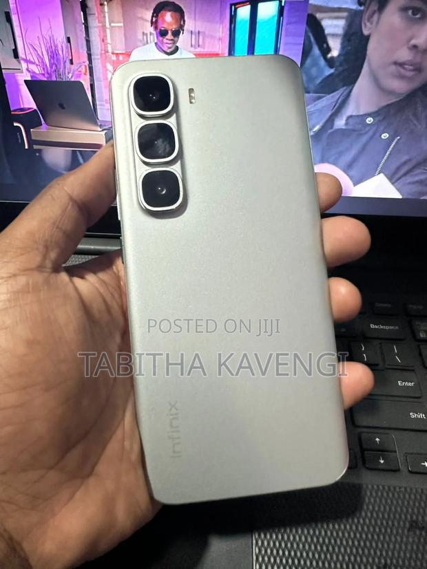 Infinix Hot 60 Pro+ 128 GB Silver