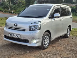 Toyota Voxy 2008 Silver