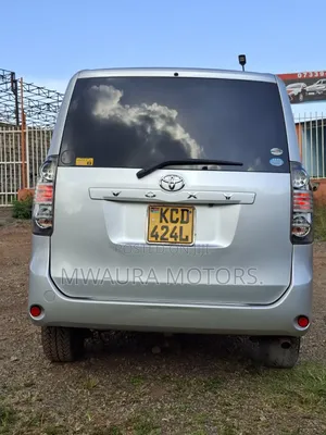Toyota Voxy 2008 Silver