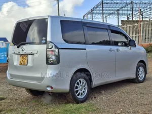 Toyota Voxy 2008 Silver