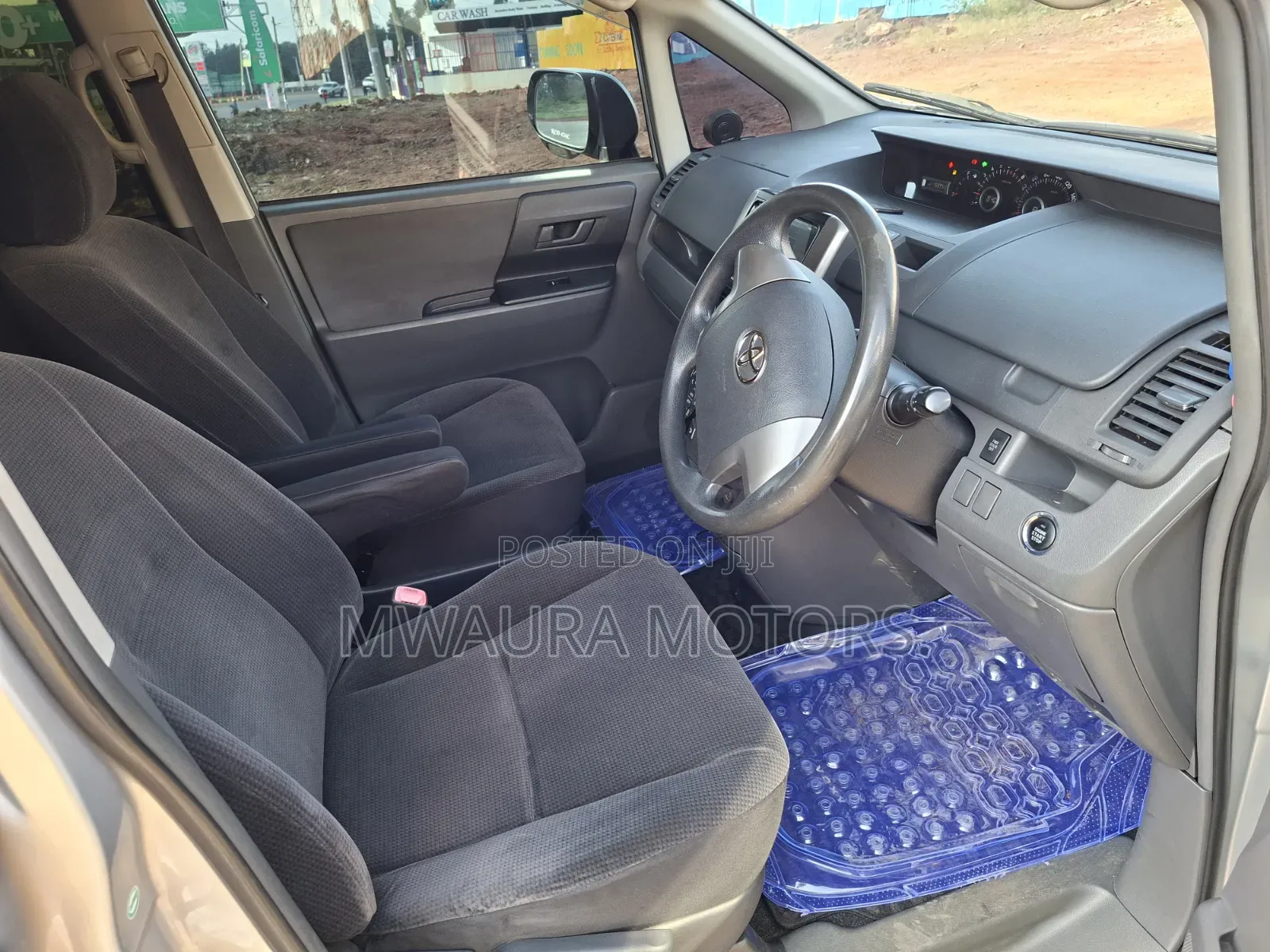 Toyota Voxy 2008 Silver