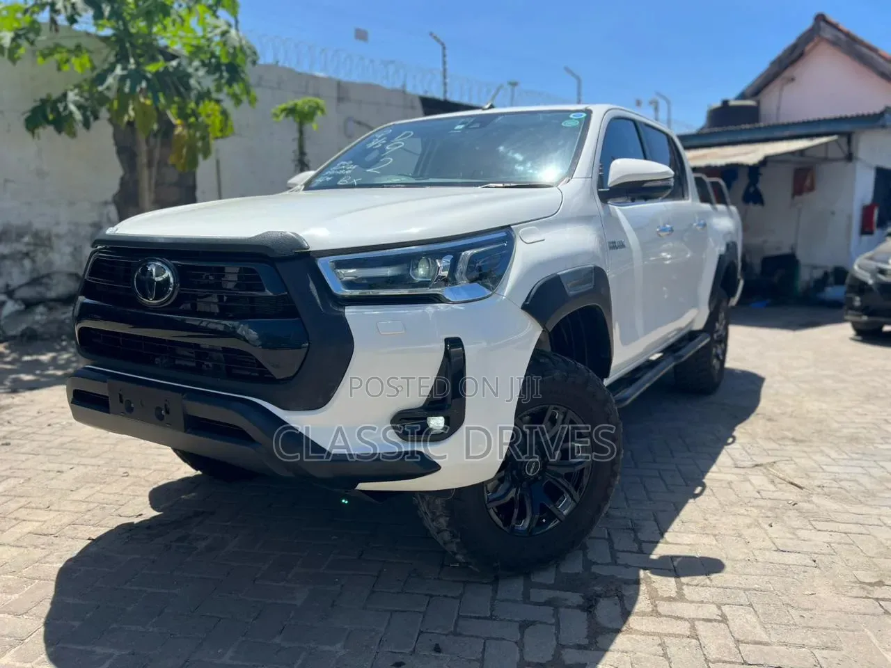 Toyota Hilux 2020 White