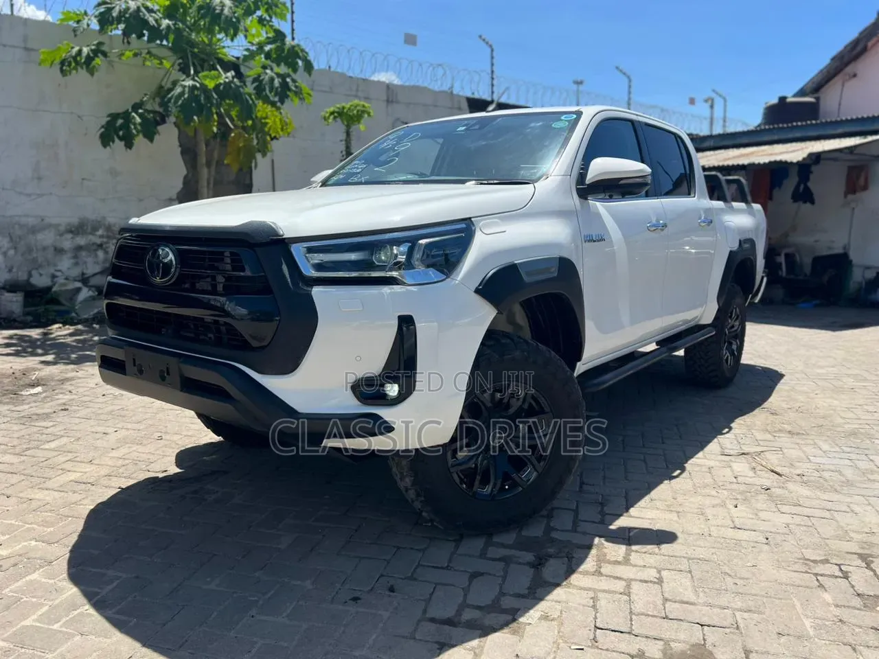 Toyota Hilux 2020 White