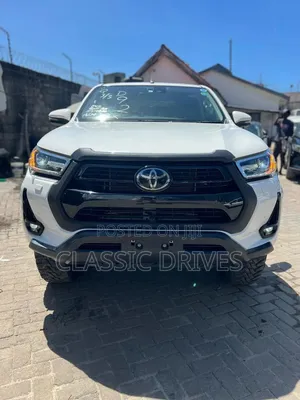 Toyota Hilux 2020 White