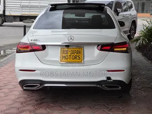 Mercedes-Benz E200 2021 Pearl