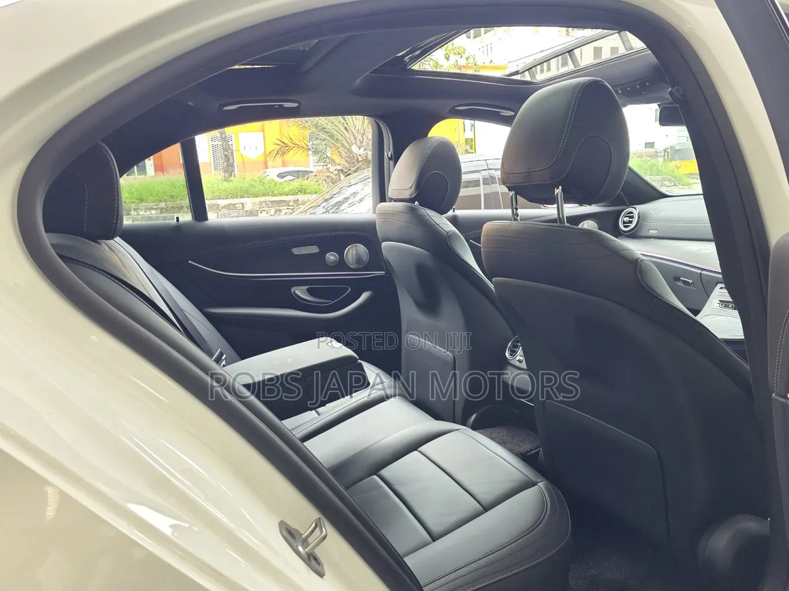 Mercedes-Benz E200 2021 Pearl