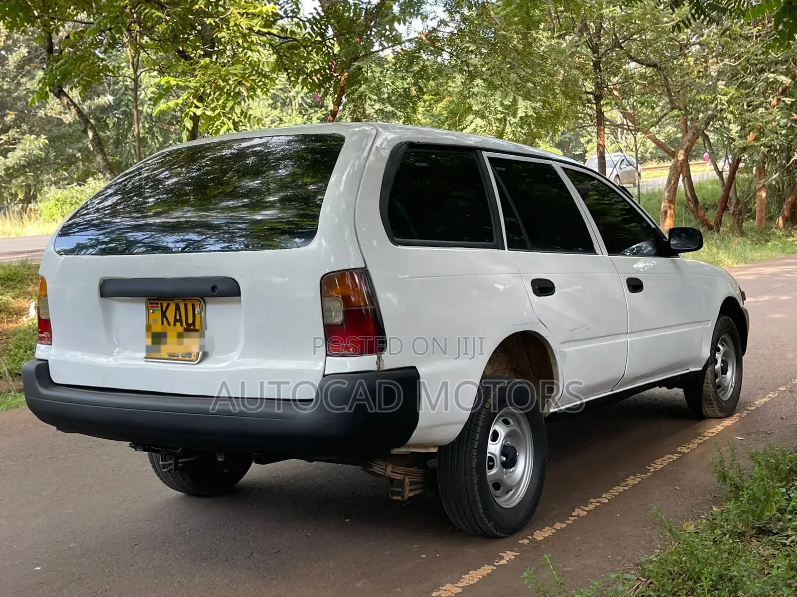 Toyota Corolla 1998 White