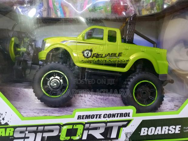 Rechargeable Remote Control Off-Road Pick Up Truck