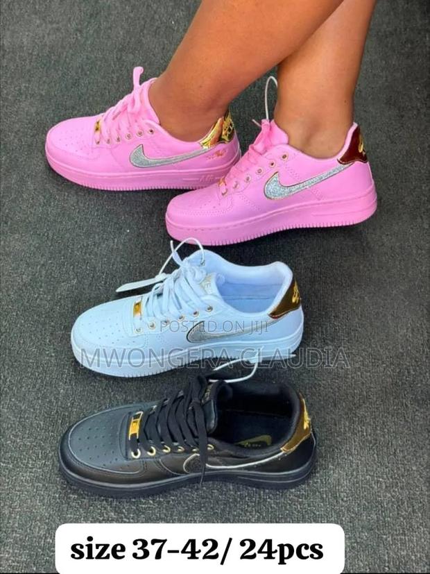 Lady Shoes - thumbnail 2