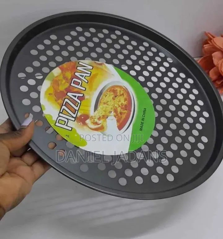 Brand New Affordable/32 Cm Pizza Pan Available Now