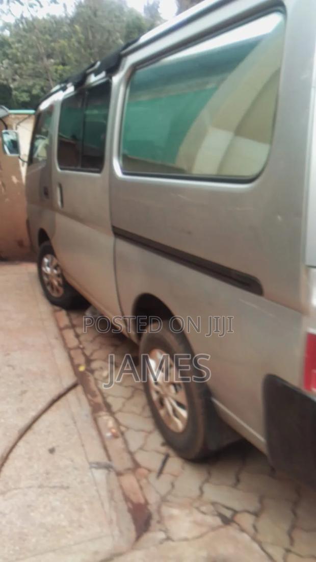 Nissan Caravan (Urvan) 2006 Grey - thumbnail 2