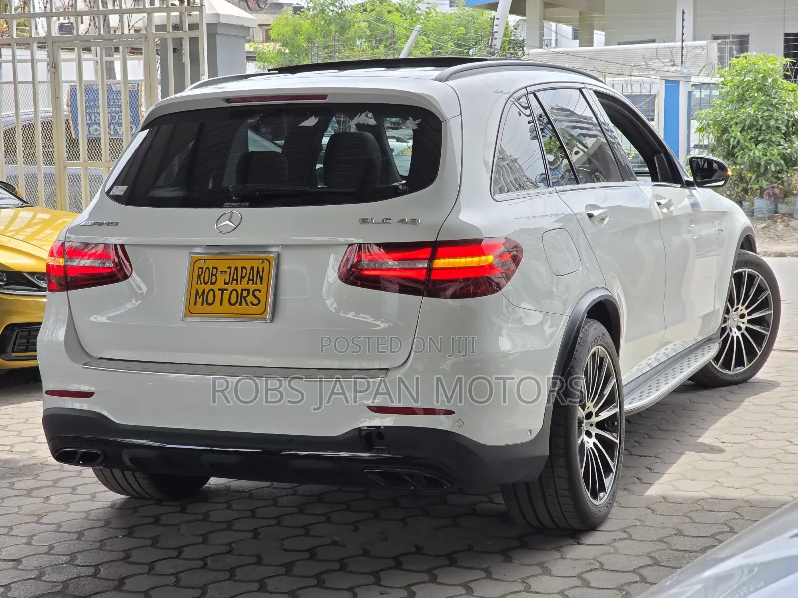 Mercedes-Benz GLC-Class 2019 Off white