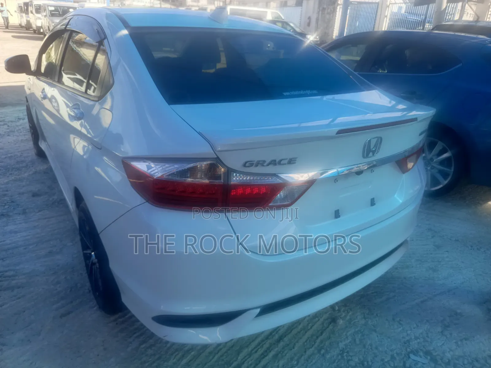 Honda Grace 2019 White