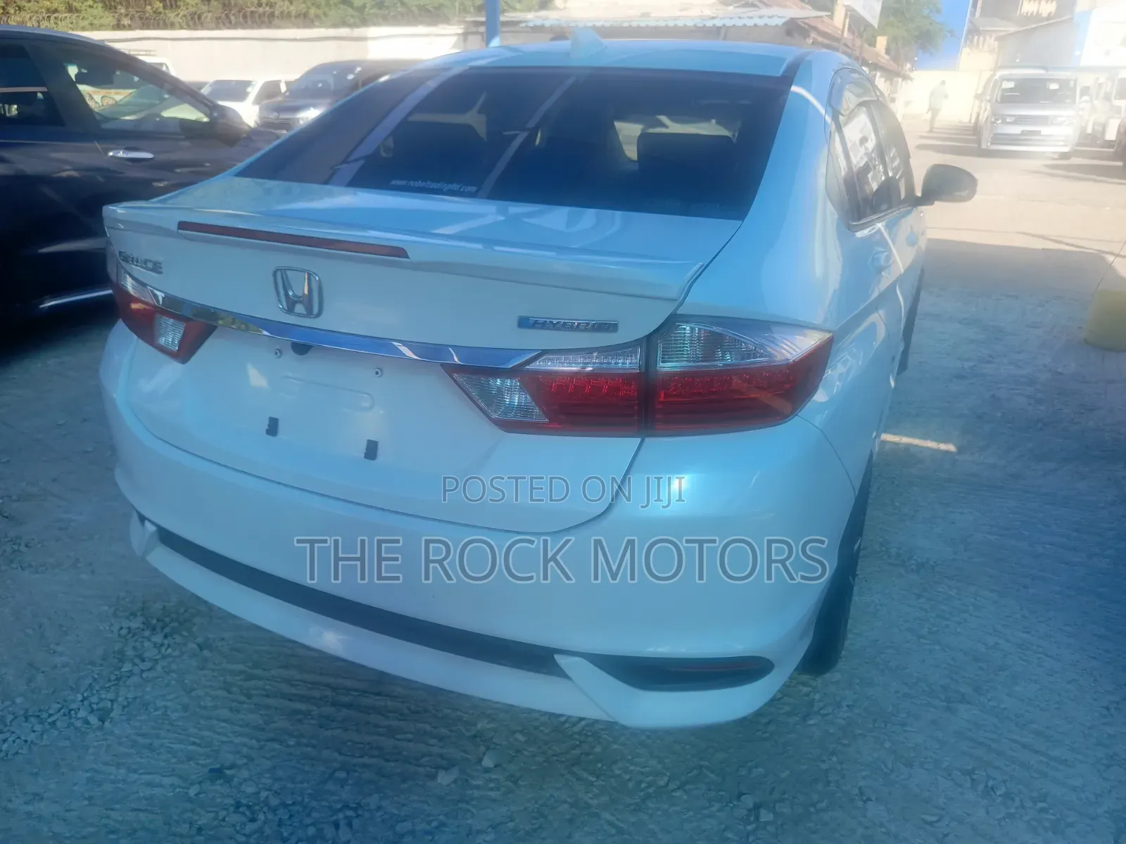 Honda Grace 2019 White