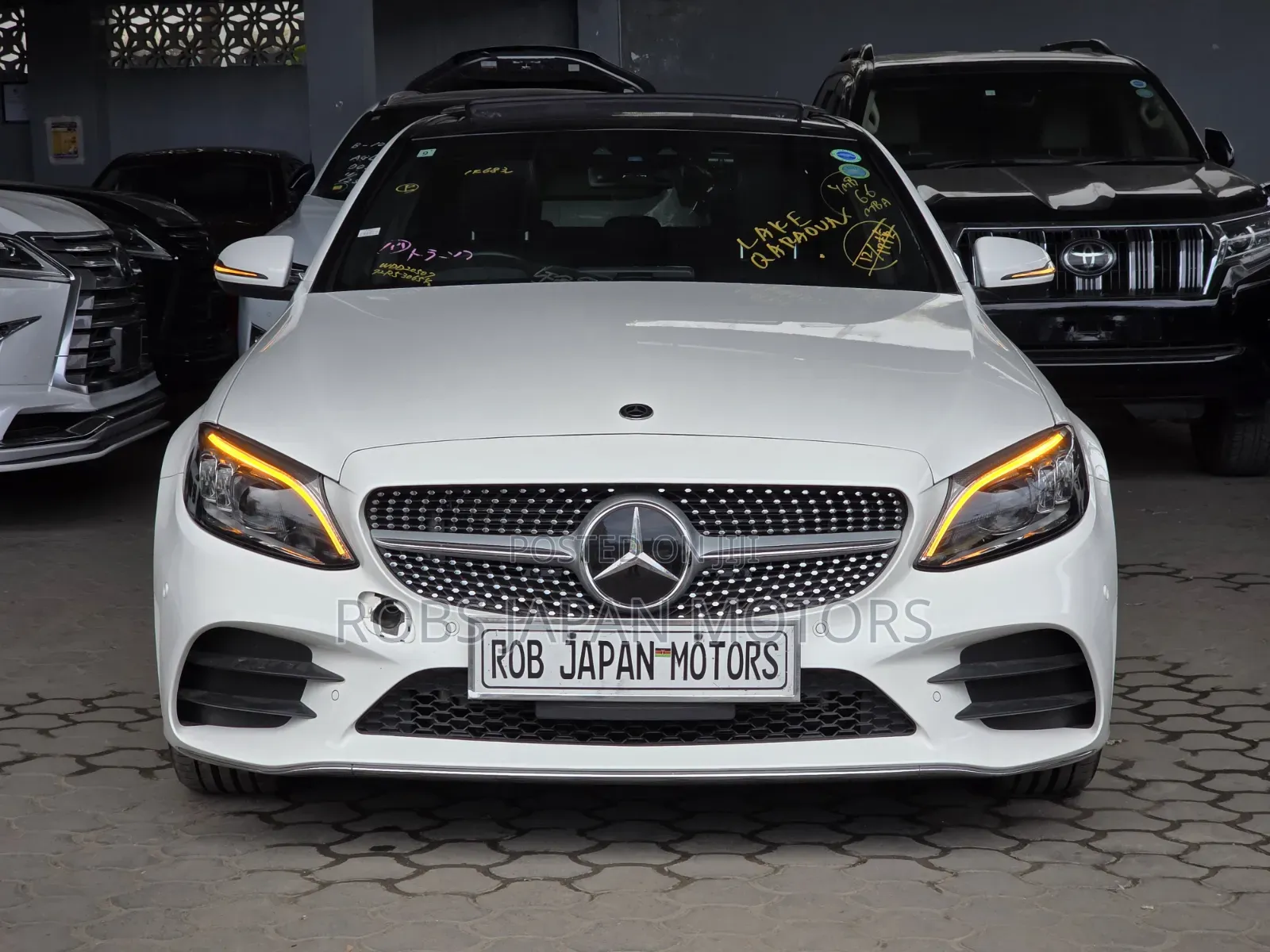 Mercedes-Benz C200 2019 Off white