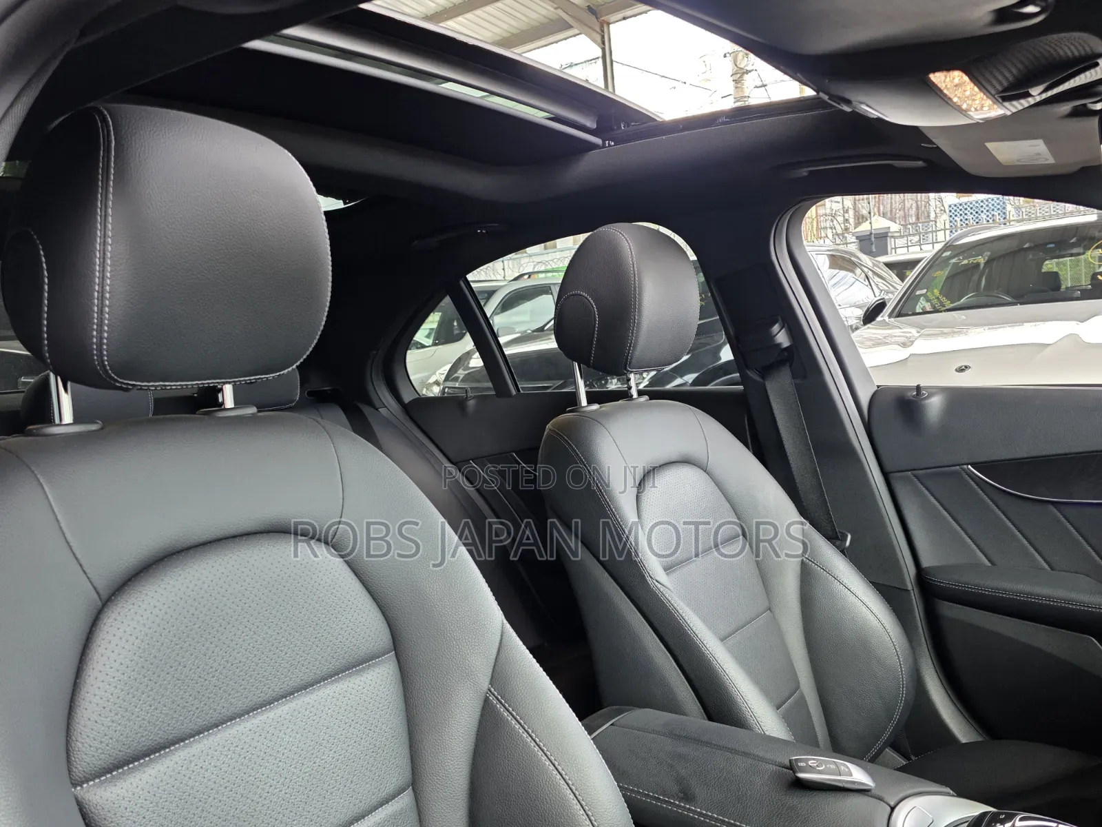 Mercedes-Benz C200 2019 Off white