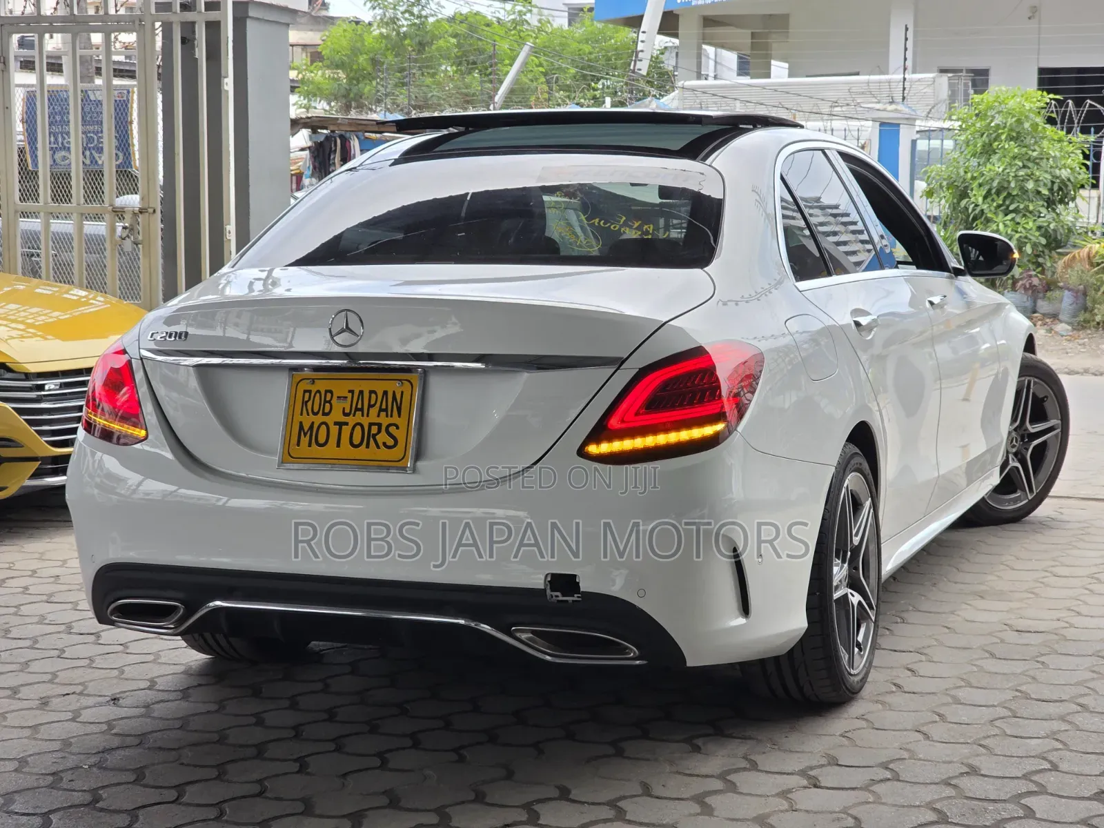 Mercedes-Benz C200 2019 Off white