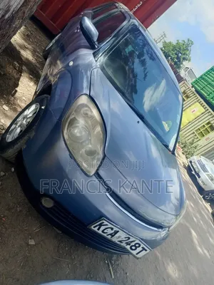 Mazda Verisa 2010