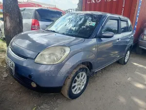Mazda Verisa 2010