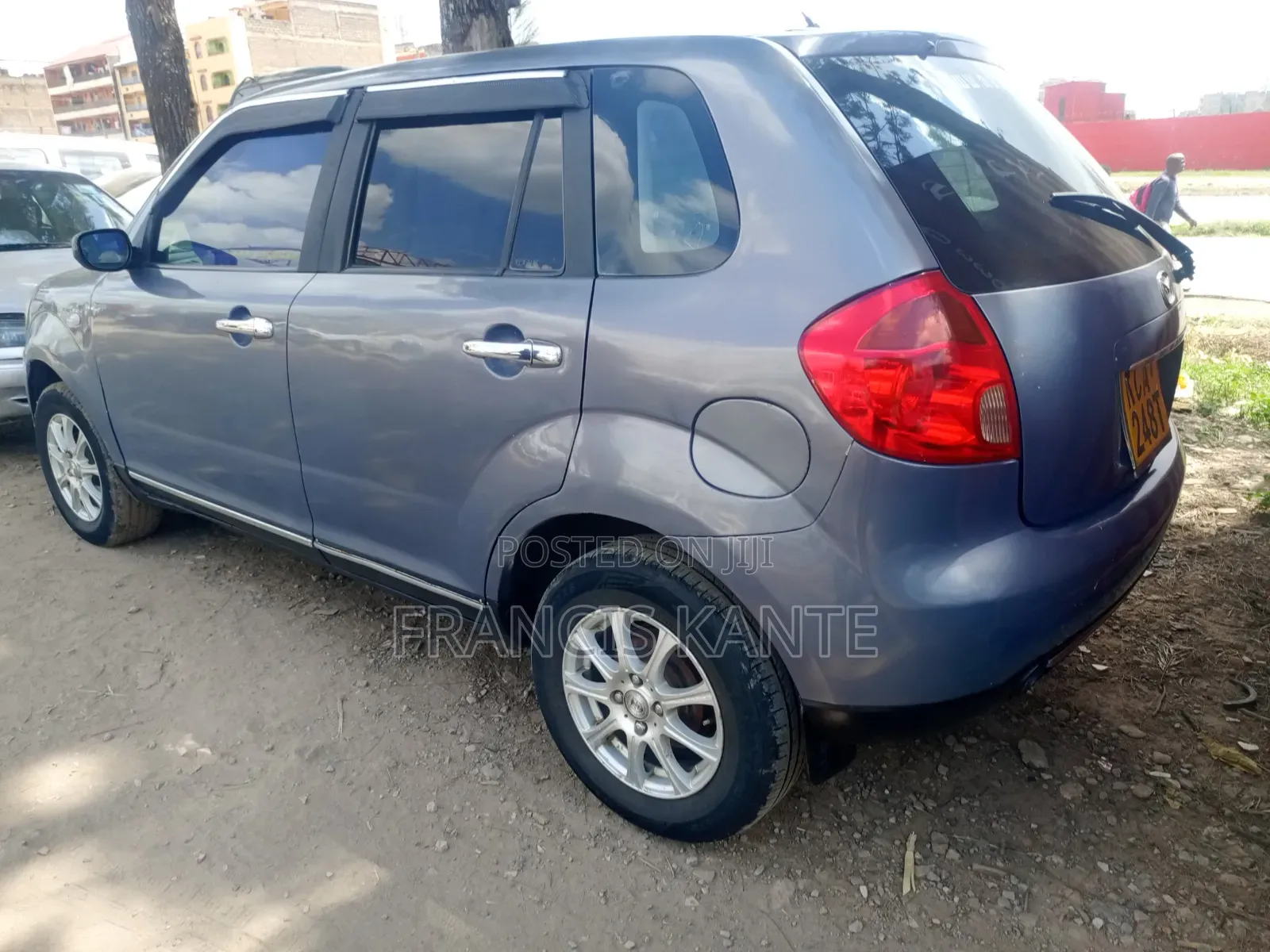 Mazda Verisa 2010