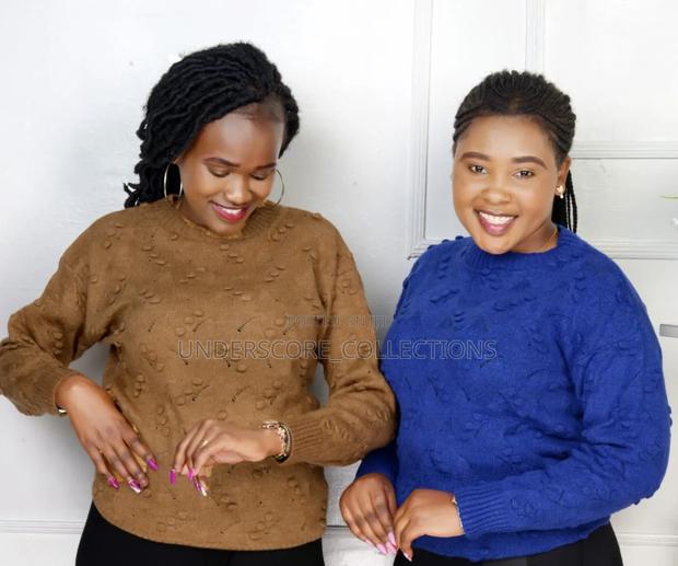 Ladies Free Size Plain Coloured Sweater With Patterns - thumbnail 2