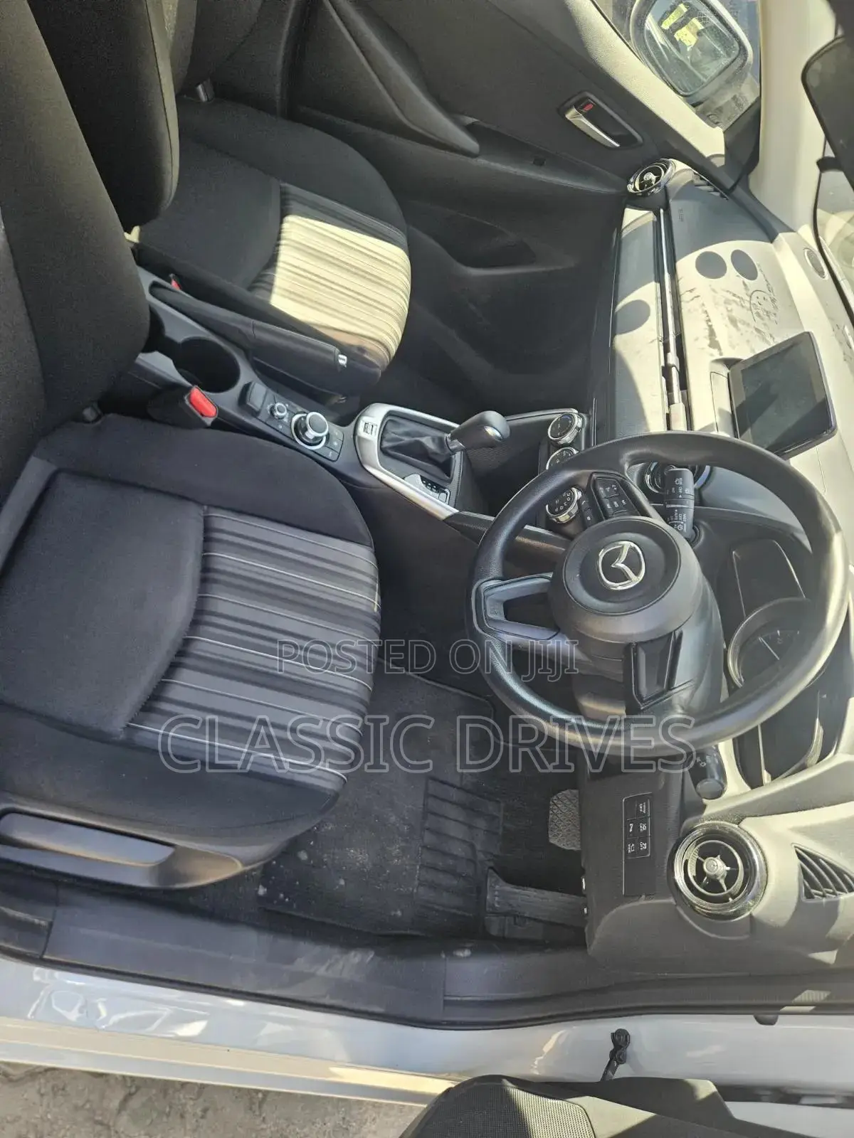 Mazda 2 2021  White 