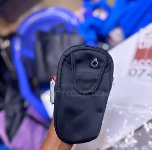 Unisex Sporty Arm Pouch With Multiple Pockets
