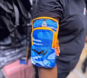 Unisex Sporty Arm Pouch With Multiple Pockets