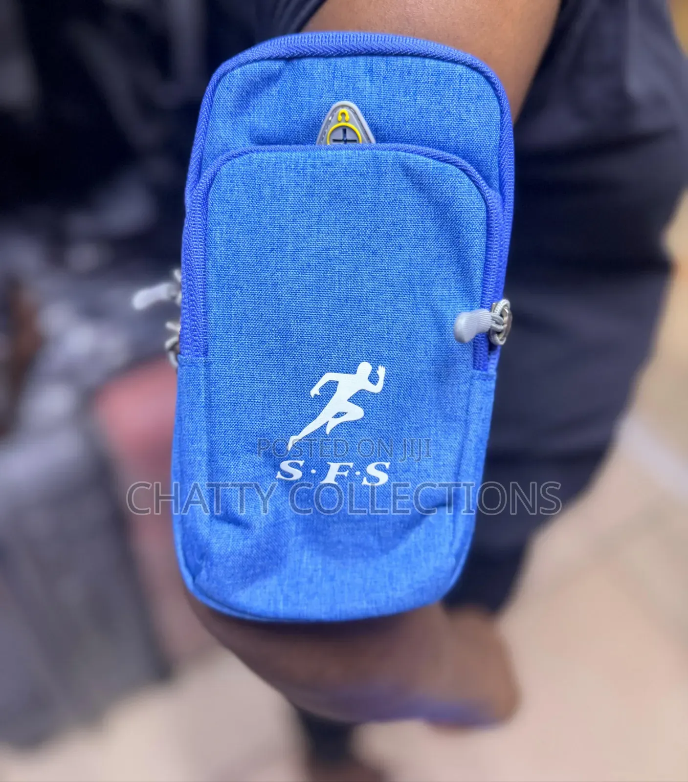 Unisex Sporty Arm Pouch With Multiple Pockets