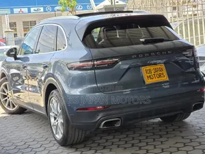 Porsche Cayenne Base AWD 2019 Blue