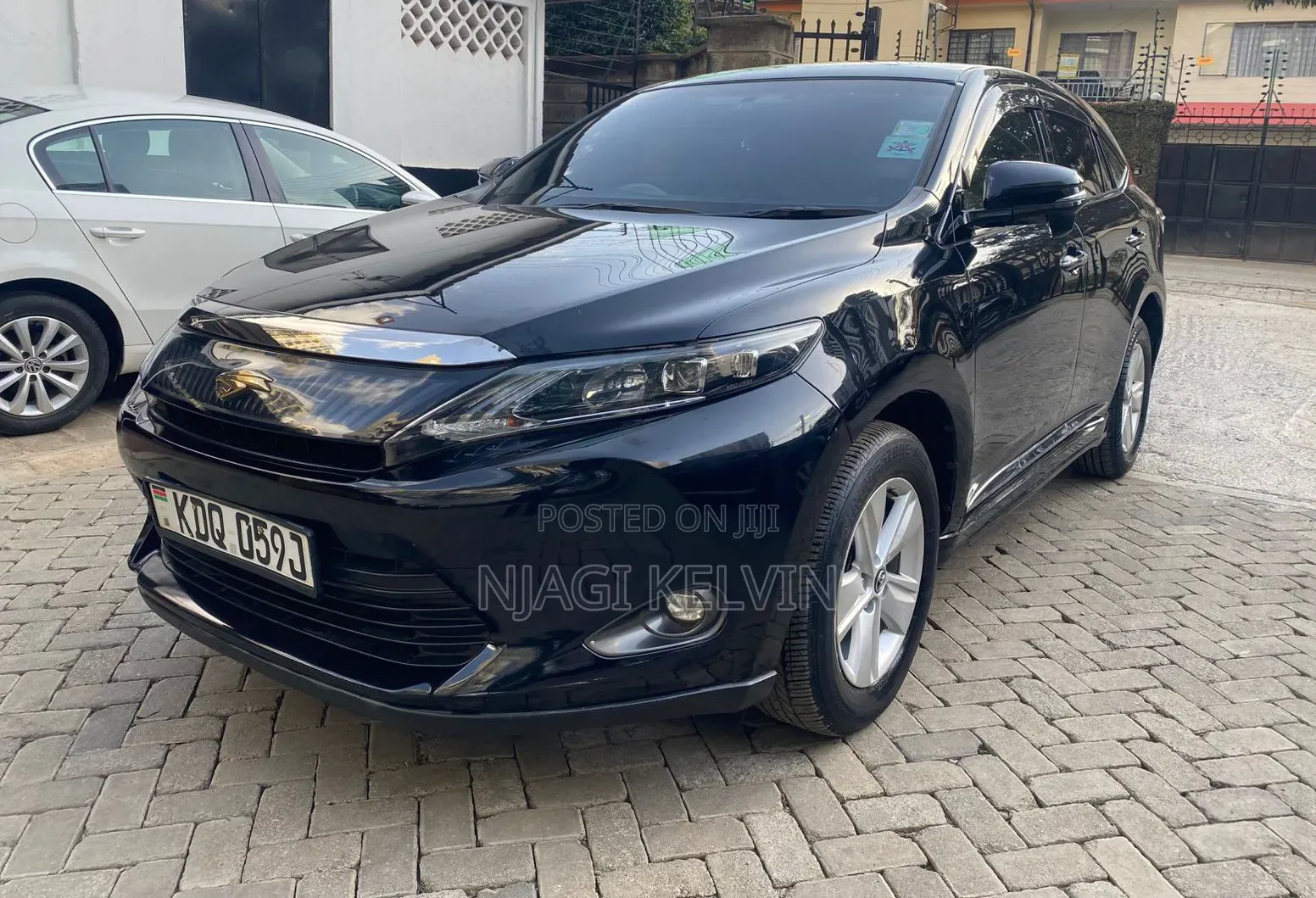 Toyota Harrier 2.0 2017 Black