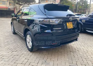 Toyota Harrier 2.0 2017 Black