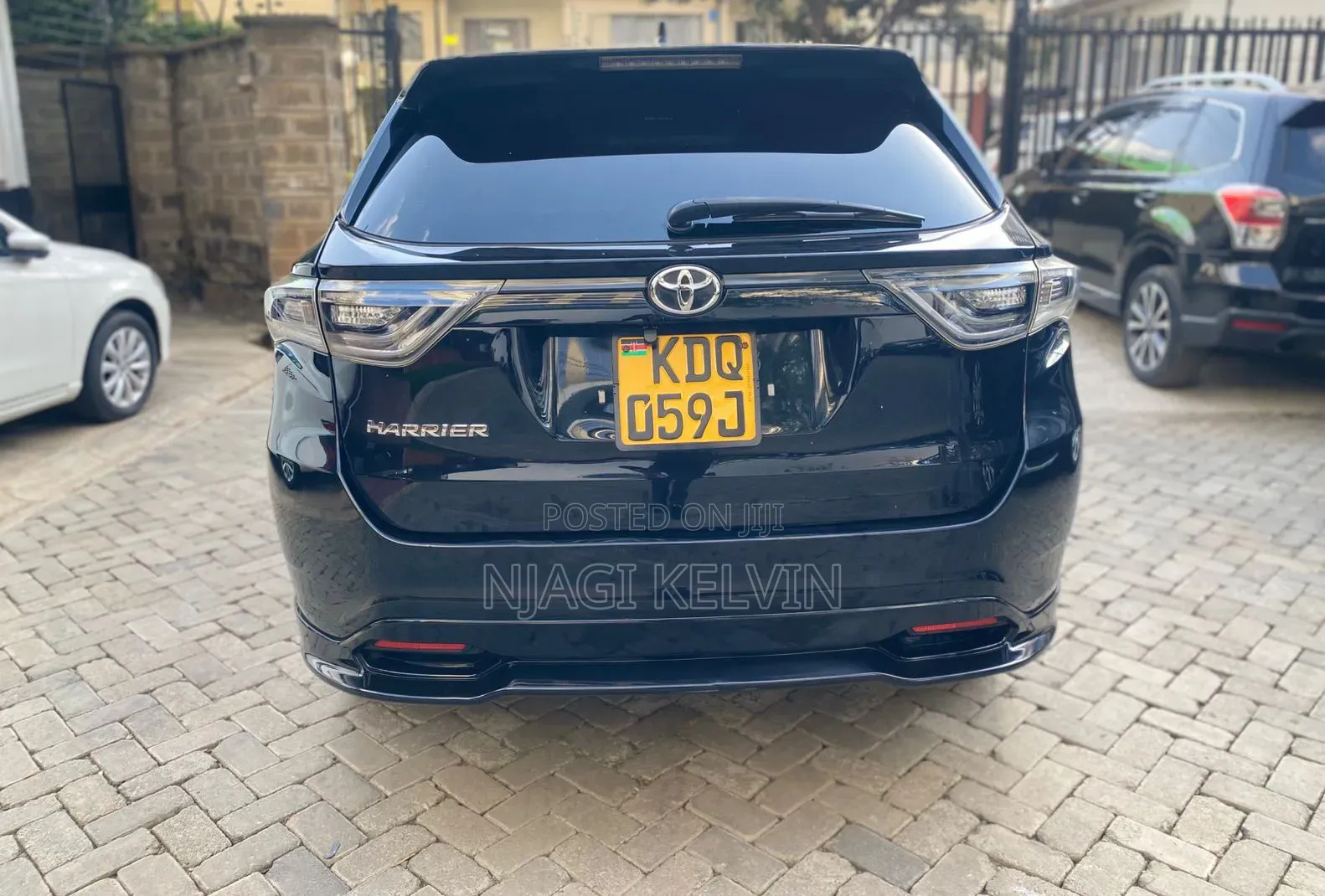 Toyota Harrier 2.0 2017 Black