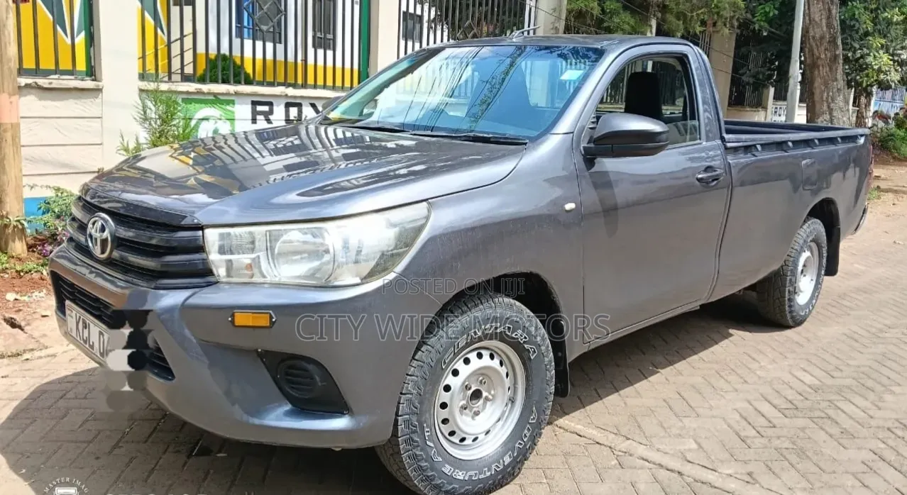 Toyota Hilux 2017 Gray