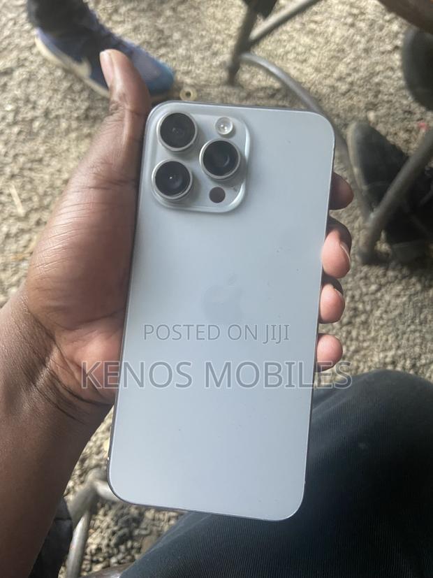 Apple iPhone 15 Pro Max 256 GB Silver - thumbnail 2