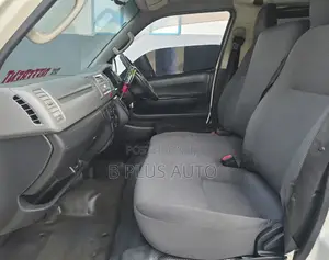 Toyota HiAce 2014 White