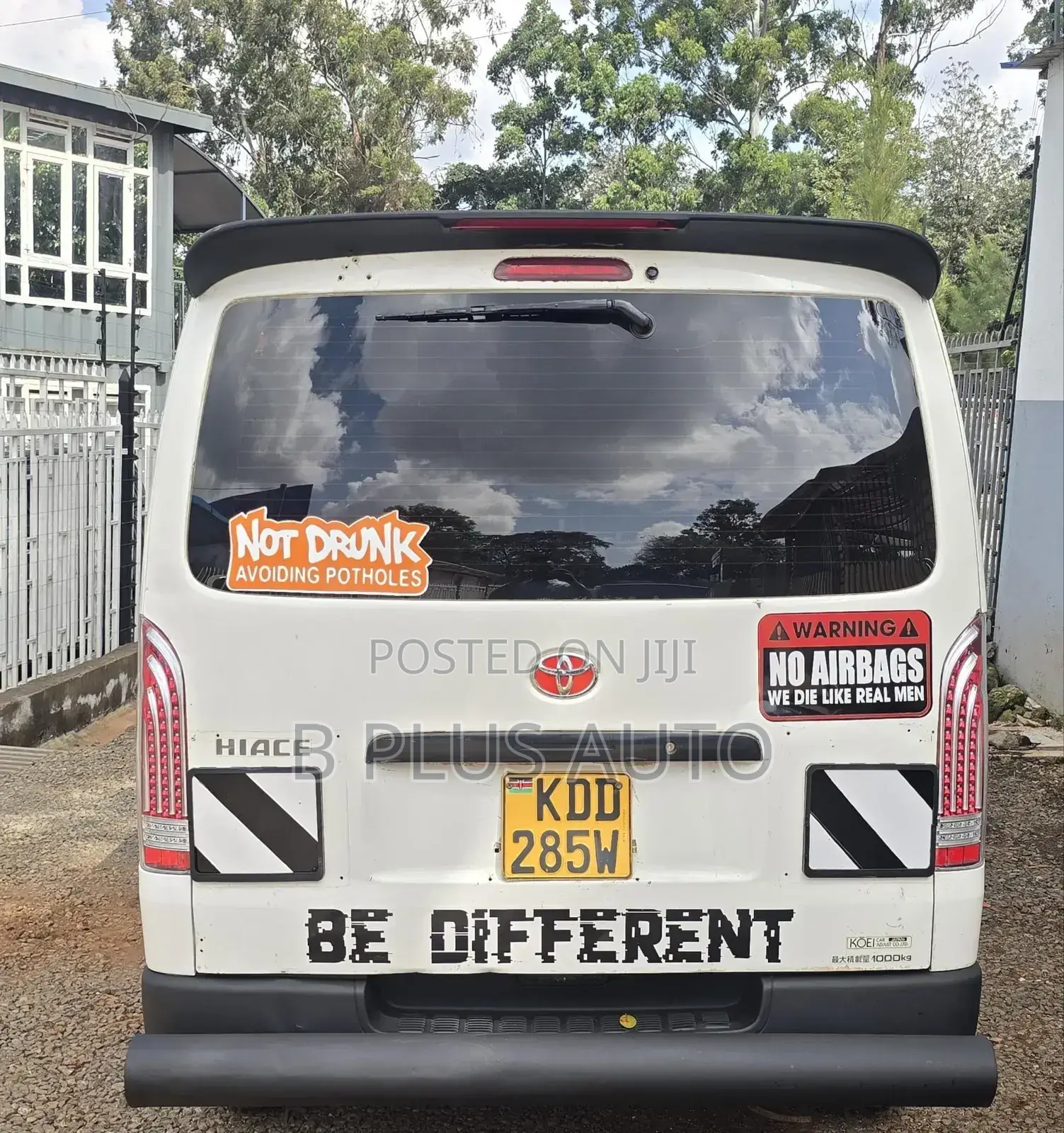 Toyota HiAce 2014 White