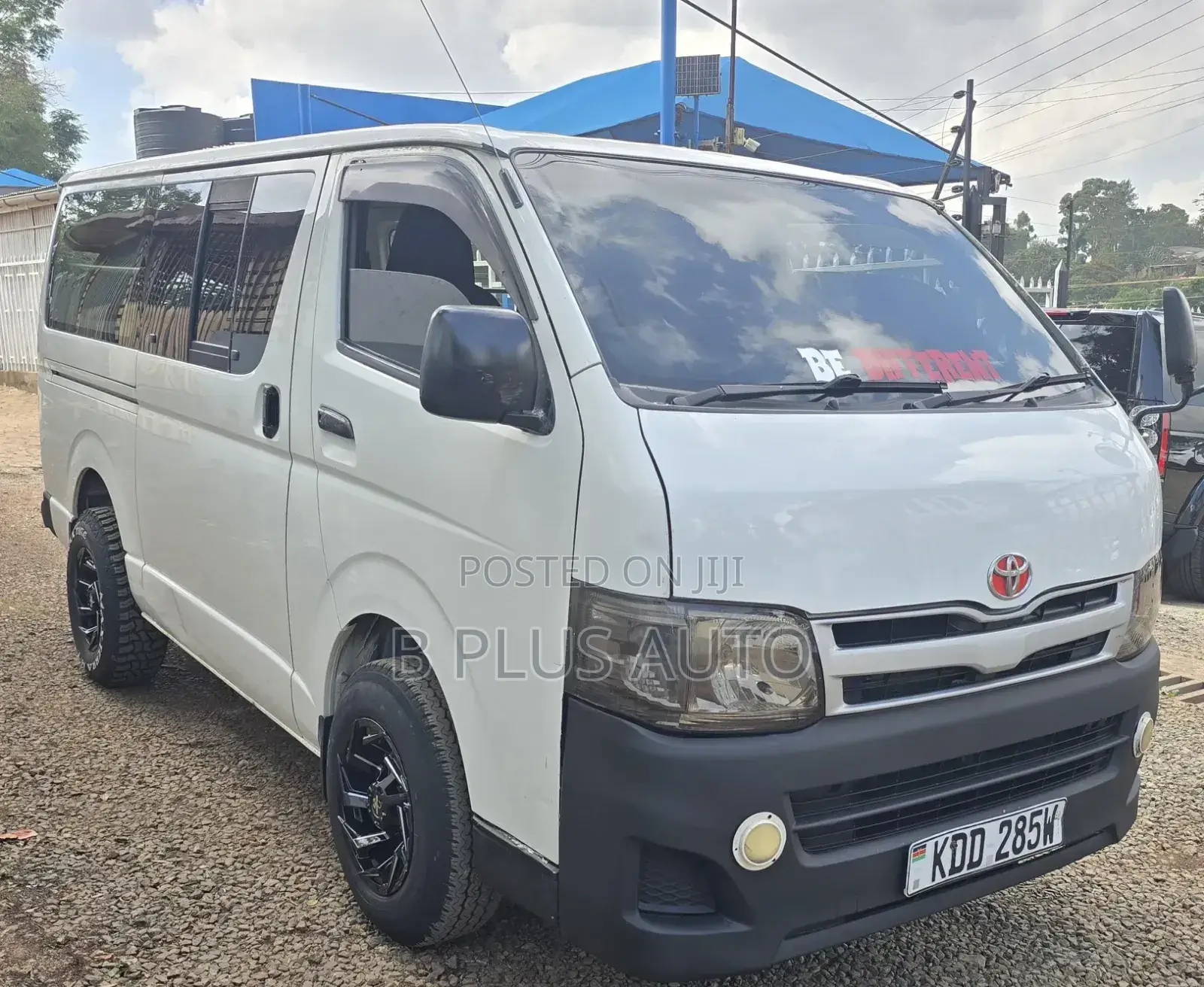 Toyota HiAce 2014 White