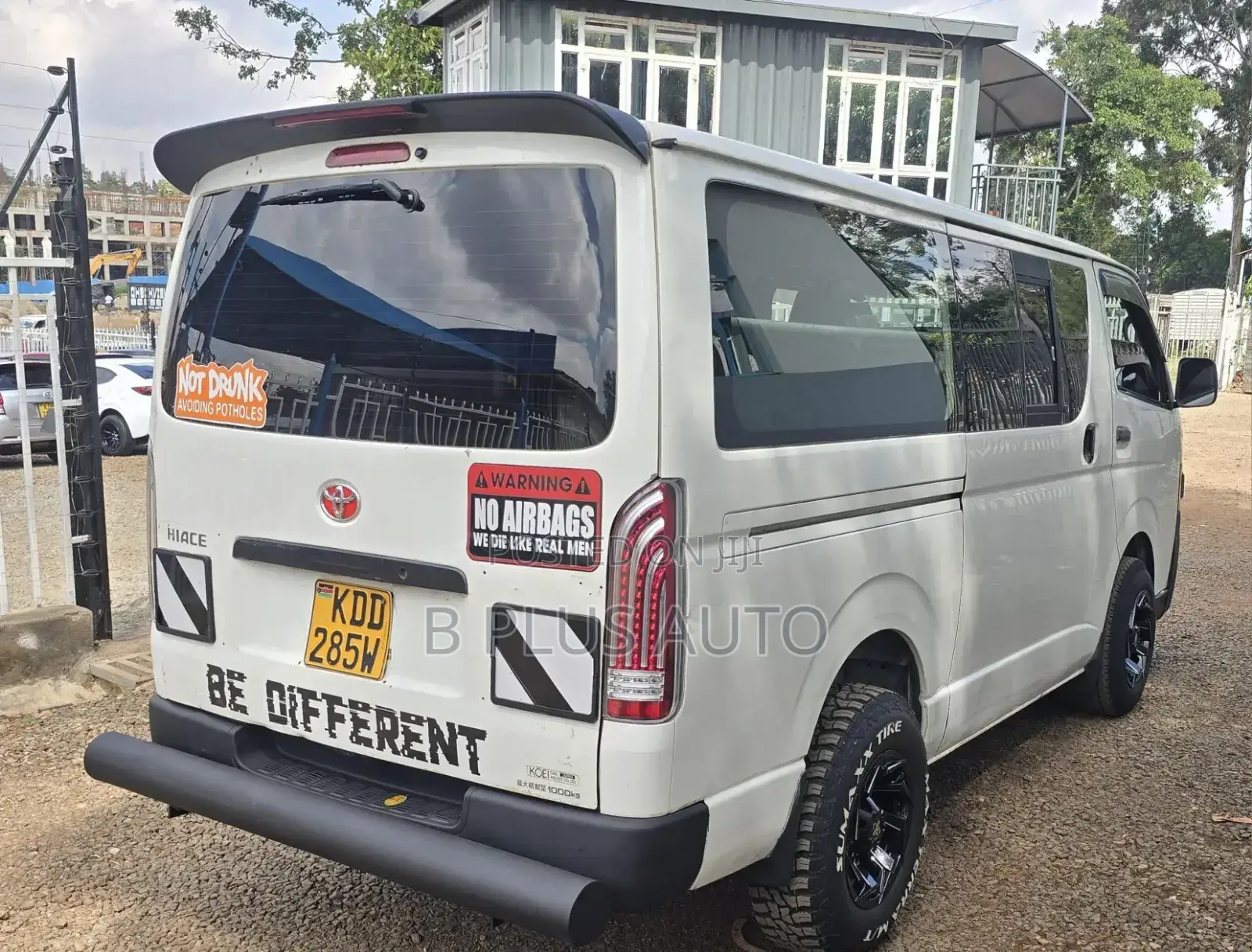 Toyota HiAce 2014 White