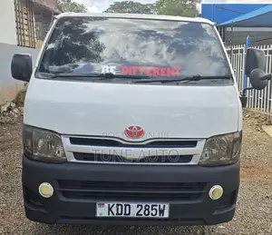 Toyota HiAce 2014 White