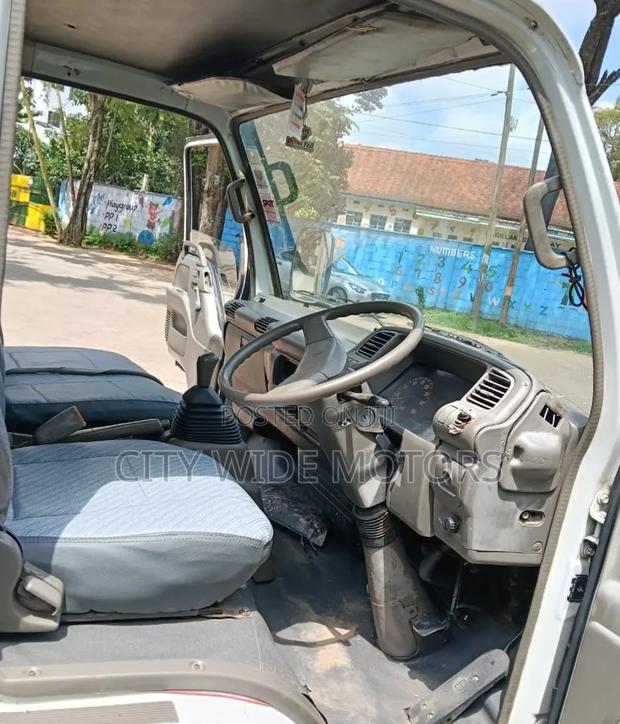 Isuzu NPR 2000 Model - thumbnail 3