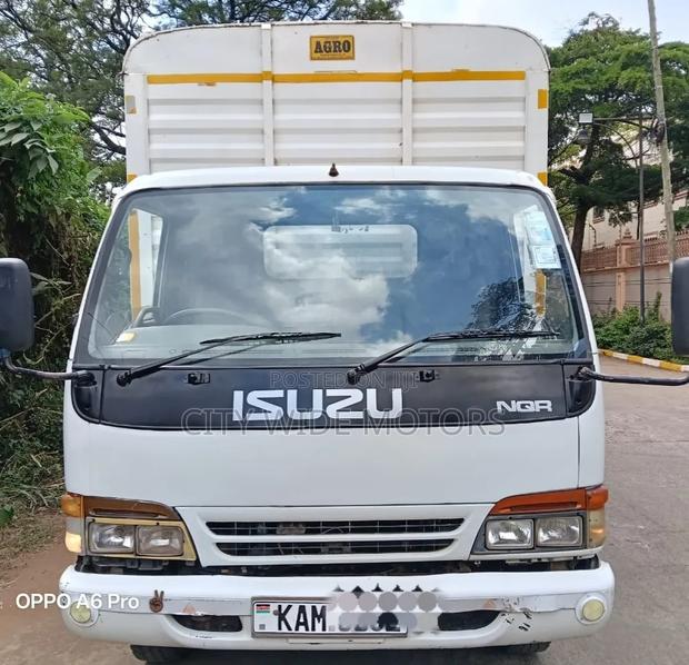 Isuzu NPR 2000 Model - main view