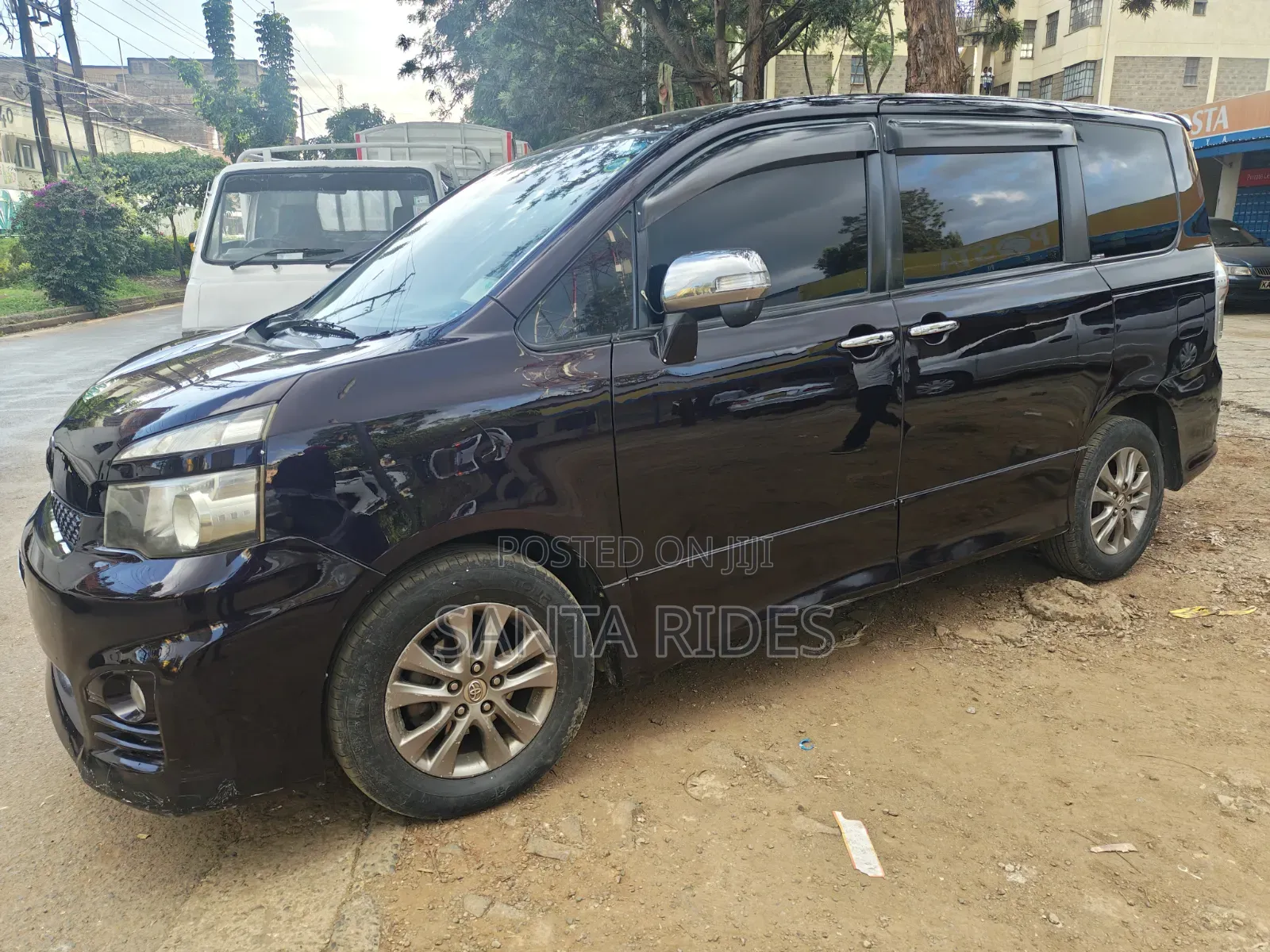 Toyota Voxy 2013 Purple